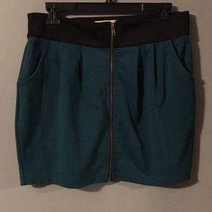 3/$20 Xai skirt size large